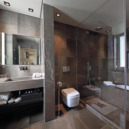 Hotel Bella Riva Gardone Riviera